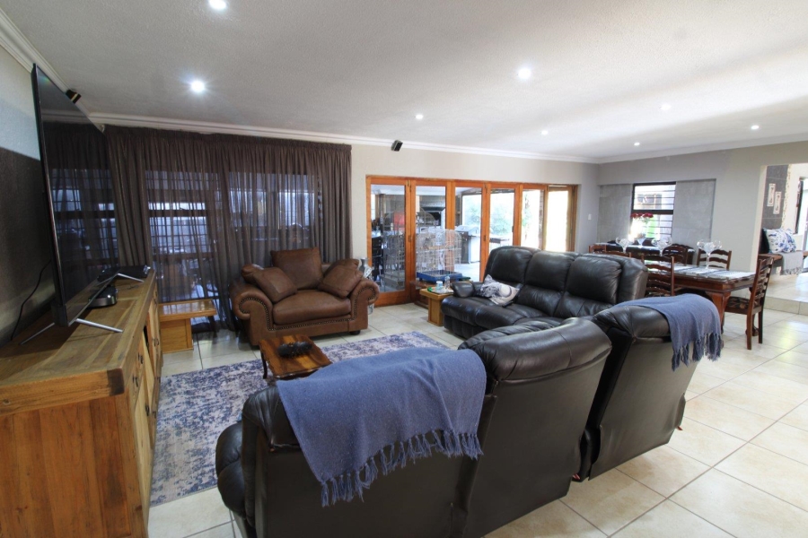 6 Bedroom Property for Sale in Doringkruin North West
